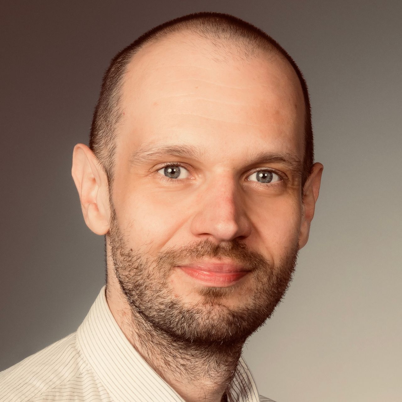 Lek. Patryk Faber – neurochirurg przy pracy, konsultacja